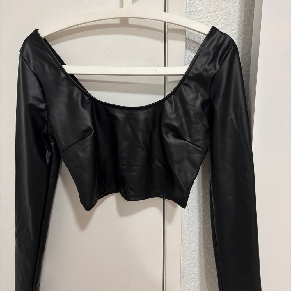 Black Faux Leather Women's Top crop long sleeve small